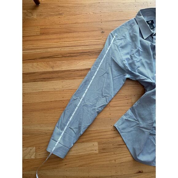 H&M Men's Slim Fit Blue Pinstripe Button Down Shirt Size L Career Office - Picture 6 of 9